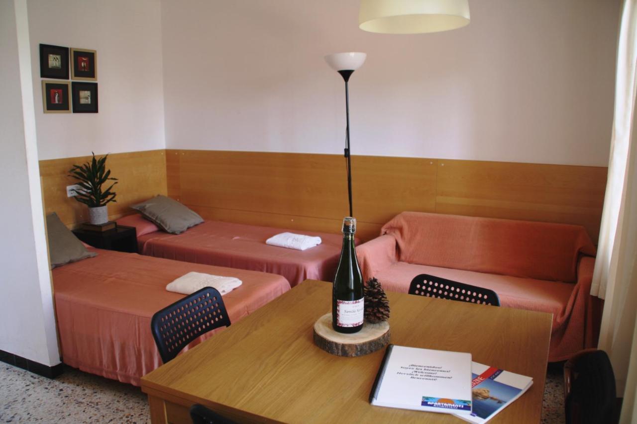 Apartaments Margarita Sabina Pinell Platja d'Aro Exterior foto